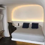 Altana Cliffside Villa *