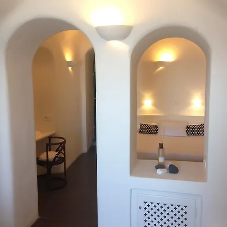 Altana Cliffside Villa Imerovigli