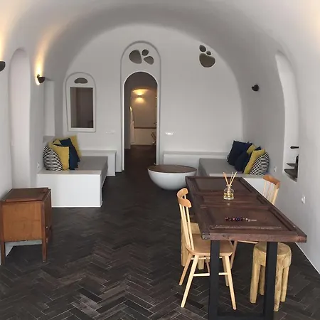 Altana Cliffside Villa Imerovigli