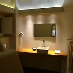 阿尔塔纳摩崖旅馆 *