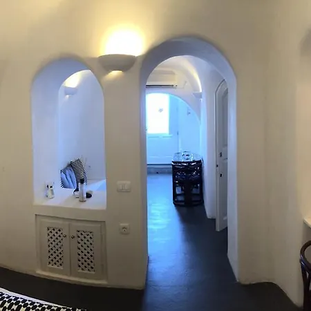 Altana Cliffside Imerovigli (Santorini)