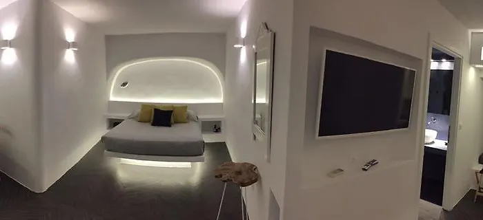 Altana Cliffside Villa Imerovigli (Santorini)