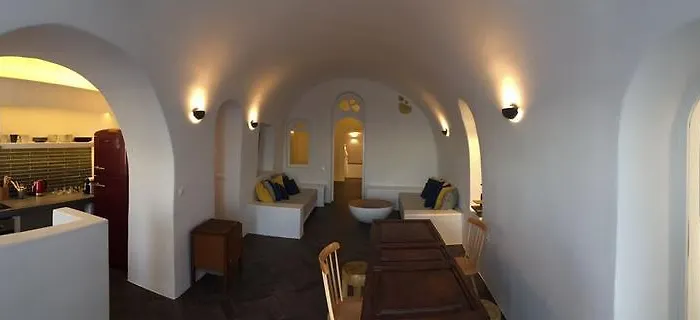 Altana Cliffside Villa *