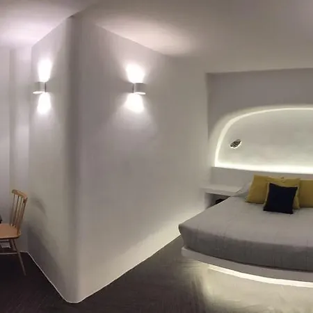 Altana Cliffside Villa Imerovigli (Santorini)