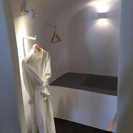 Altana Cliffside Villa *