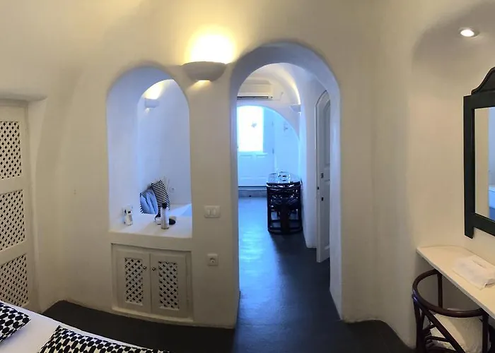 Altana Cliffside Imerovígli