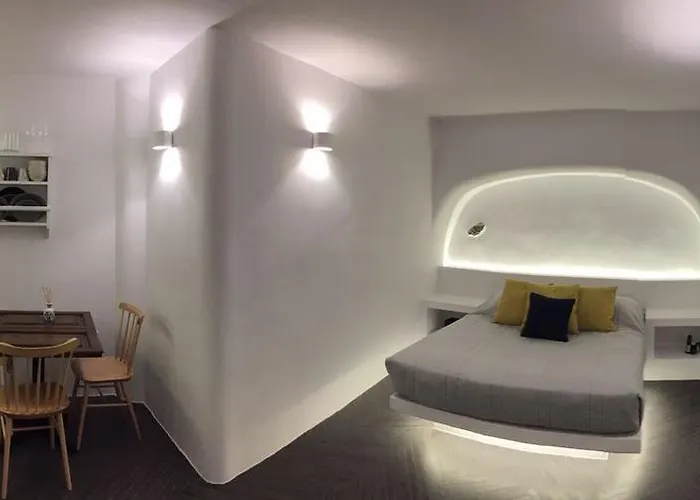 Altana Cliffside Villa Imerovígli