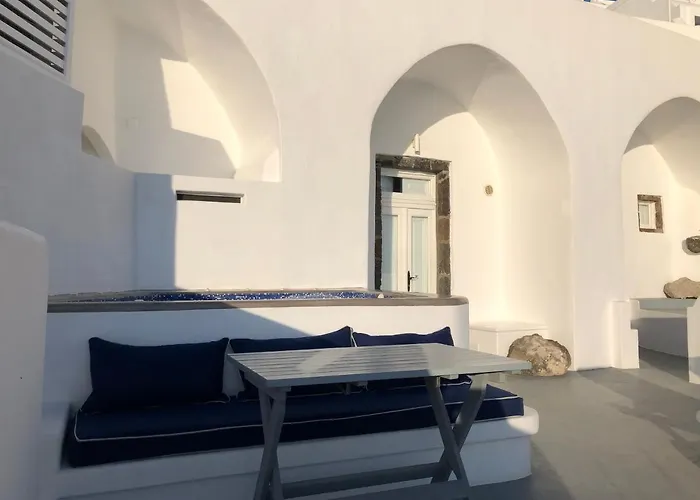 Altana Cliffside Villa *